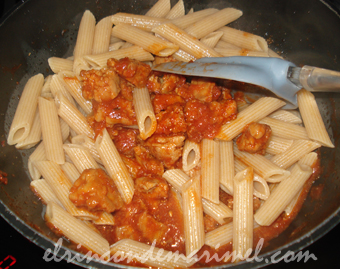pasta con chorizo vegano