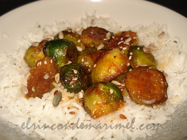 coles de Bruselas glaseadas con arroz basmati
