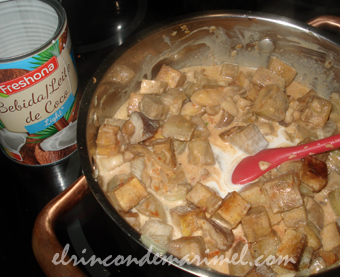 curry de bernejenas, setas y tofu ahumado