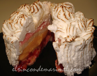tarta alaska de fresas y helado de mandarina